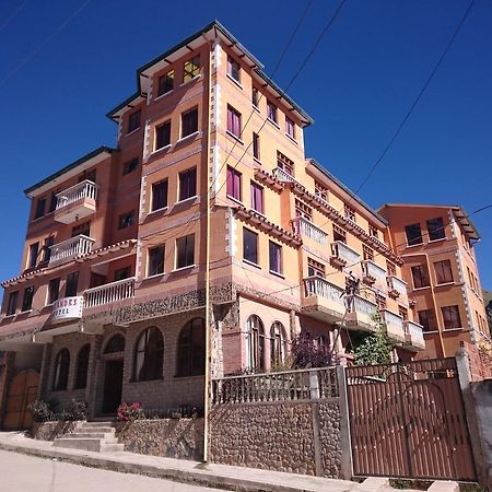 Hostal Real Los Andes Del Lago โกปากาบานา ภายนอก รูปภาพ