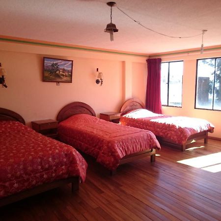 Hostal Real Los Andes Del Lago โกปากาบานา ภายนอก รูปภาพ