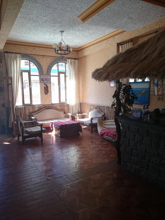 Hostal Real Los Andes Del Lago โกปากาบานา ภายนอก รูปภาพ