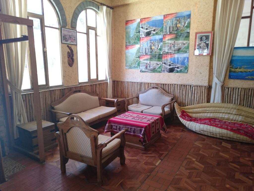 Hostal Real Los Andes Del Lago โกปากาบานา ภายนอก รูปภาพ