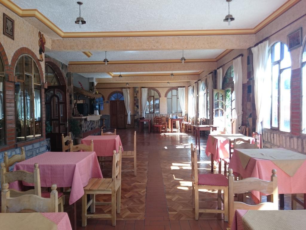 Hostal Real Los Andes Del Lago โกปากาบานา ภายนอก รูปภาพ
