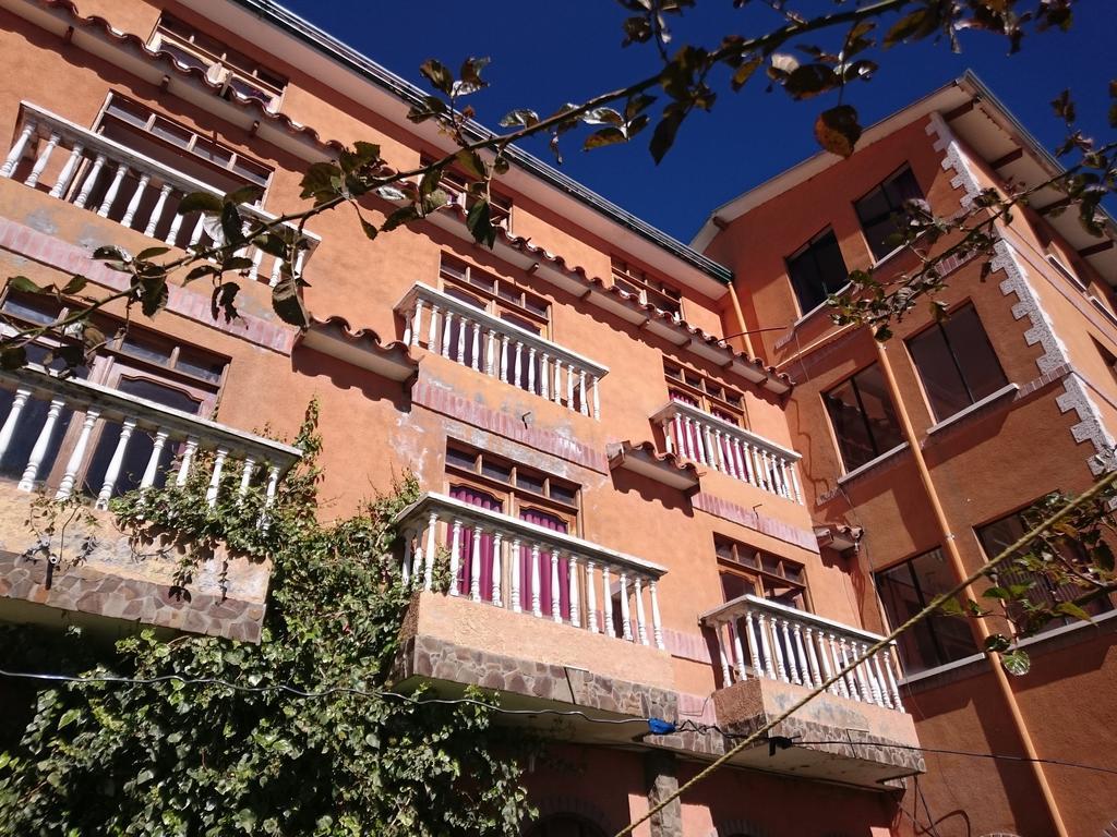 Hostal Real Los Andes Del Lago โกปากาบานา ภายนอก รูปภาพ