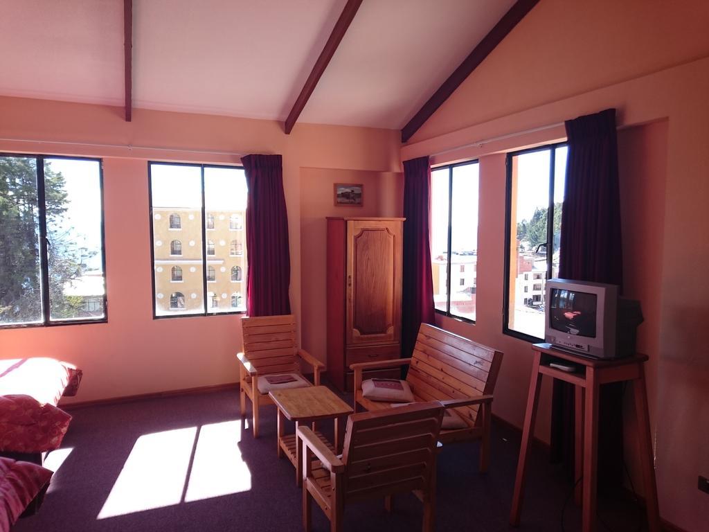 Hostal Real Los Andes Del Lago โกปากาบานา ภายนอก รูปภาพ