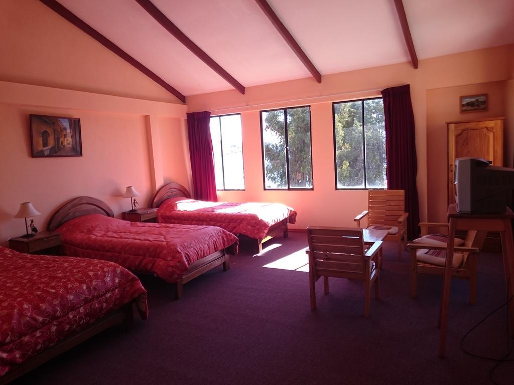 Hostal Real Los Andes Del Lago โกปากาบานา ภายนอก รูปภาพ