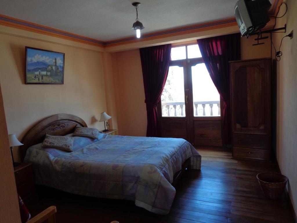 Hostal Real Los Andes Del Lago โกปากาบานา ภายนอก รูปภาพ