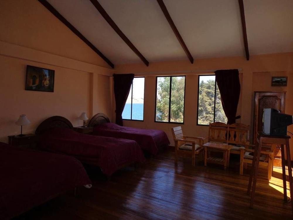 Hostal Real Los Andes Del Lago โกปากาบานา ภายนอก รูปภาพ