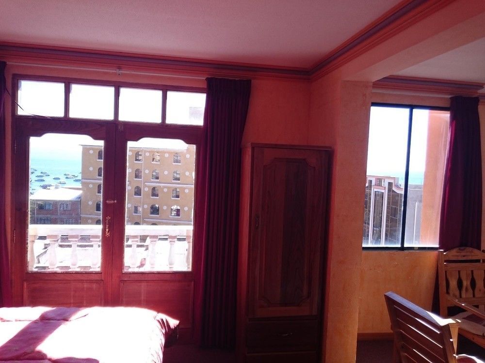 Hostal Real Los Andes Del Lago โกปากาบานา ภายนอก รูปภาพ