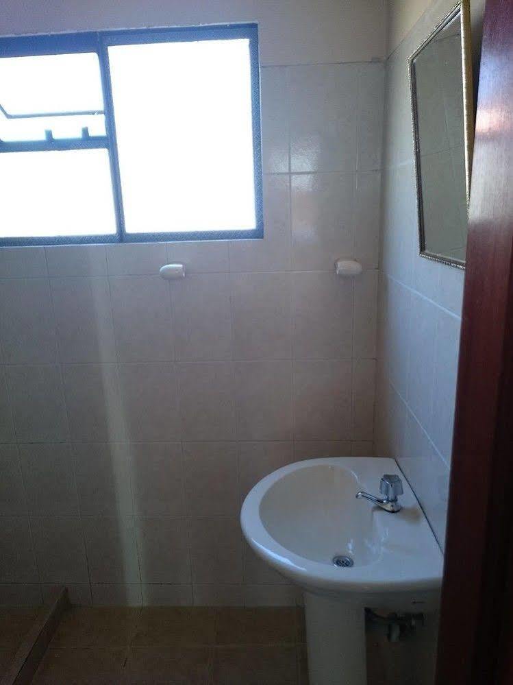 Hostal Real Los Andes Del Lago โกปากาบานา ภายนอก รูปภาพ