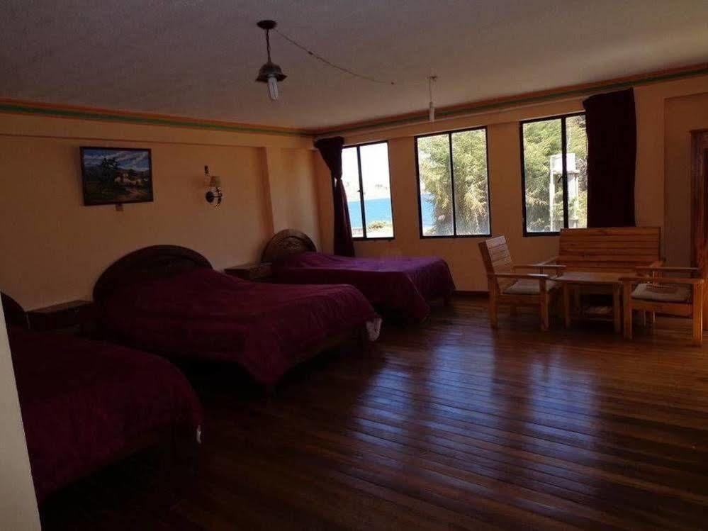 Hostal Real Los Andes Del Lago โกปากาบานา ภายนอก รูปภาพ
