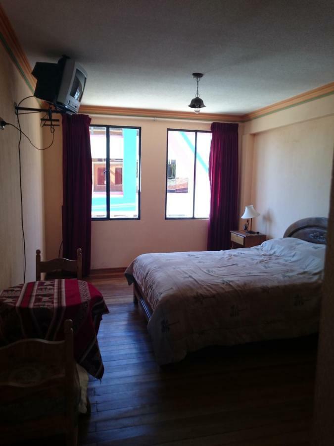 Hostal Real Los Andes Del Lago โกปากาบานา ภายนอก รูปภาพ