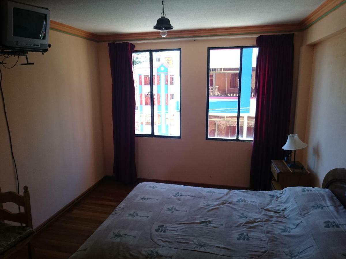 Hostal Real Los Andes Del Lago โกปากาบานา ภายนอก รูปภาพ
